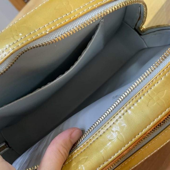 Louis Vuitton - Picture 4 of 17